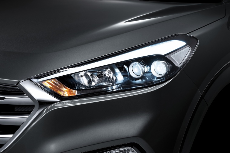 2018 Hyundai Tucson Limited 1.6T Headlight - Picture / Pic / Image